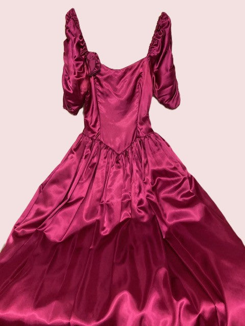 Cerise lång festklänning