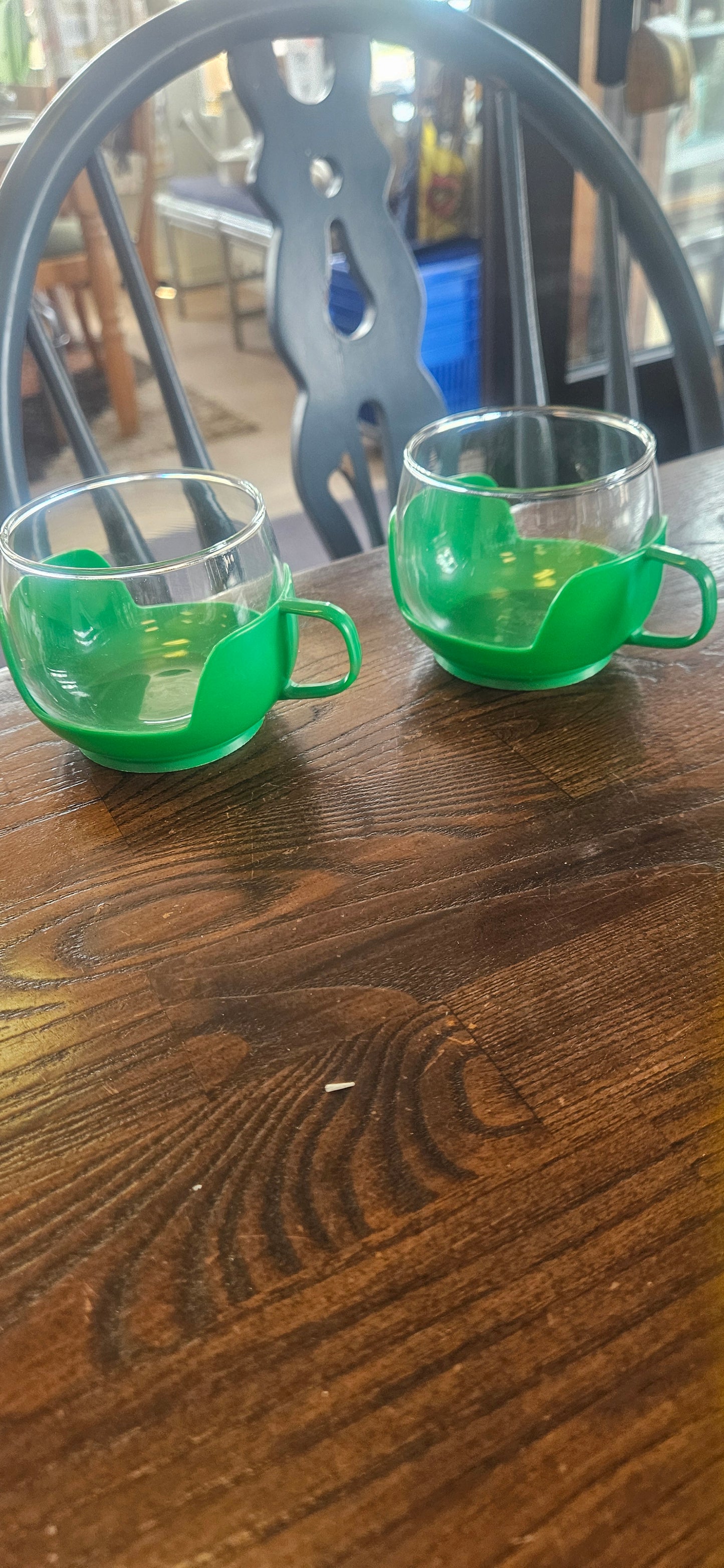 Kaffekoppar med tillhörande bricka